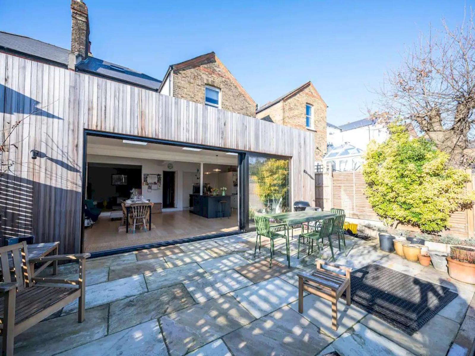 Pass The Keys Spacious Dulwich Family House With Pool