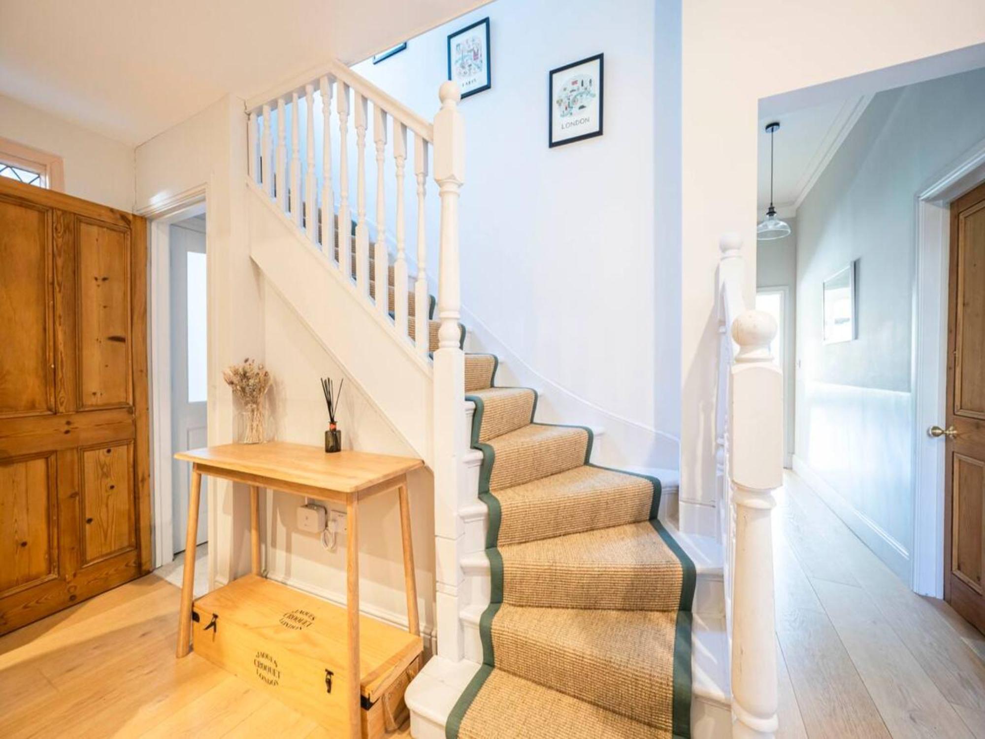 Pass The Keys Spacious Dulwich Family House With Pool Holiday home